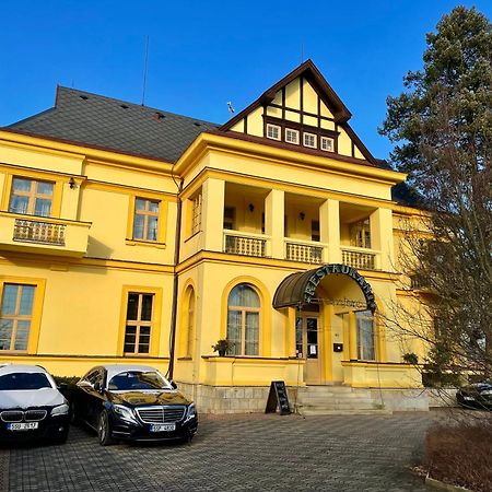 Palace Inn Йиловиште Экстерьер фото