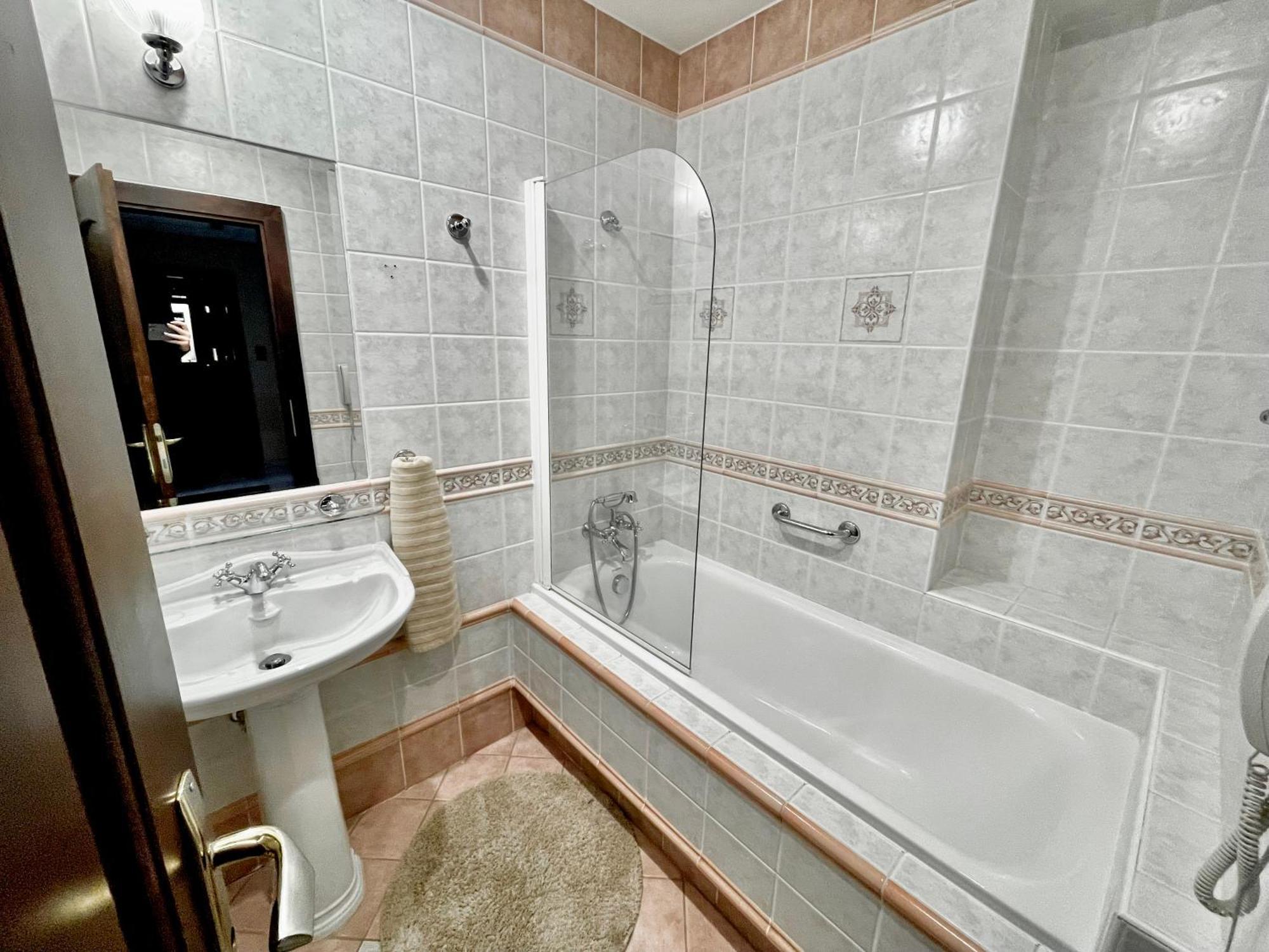 Palace Inn Йиловиште Экстерьер фото