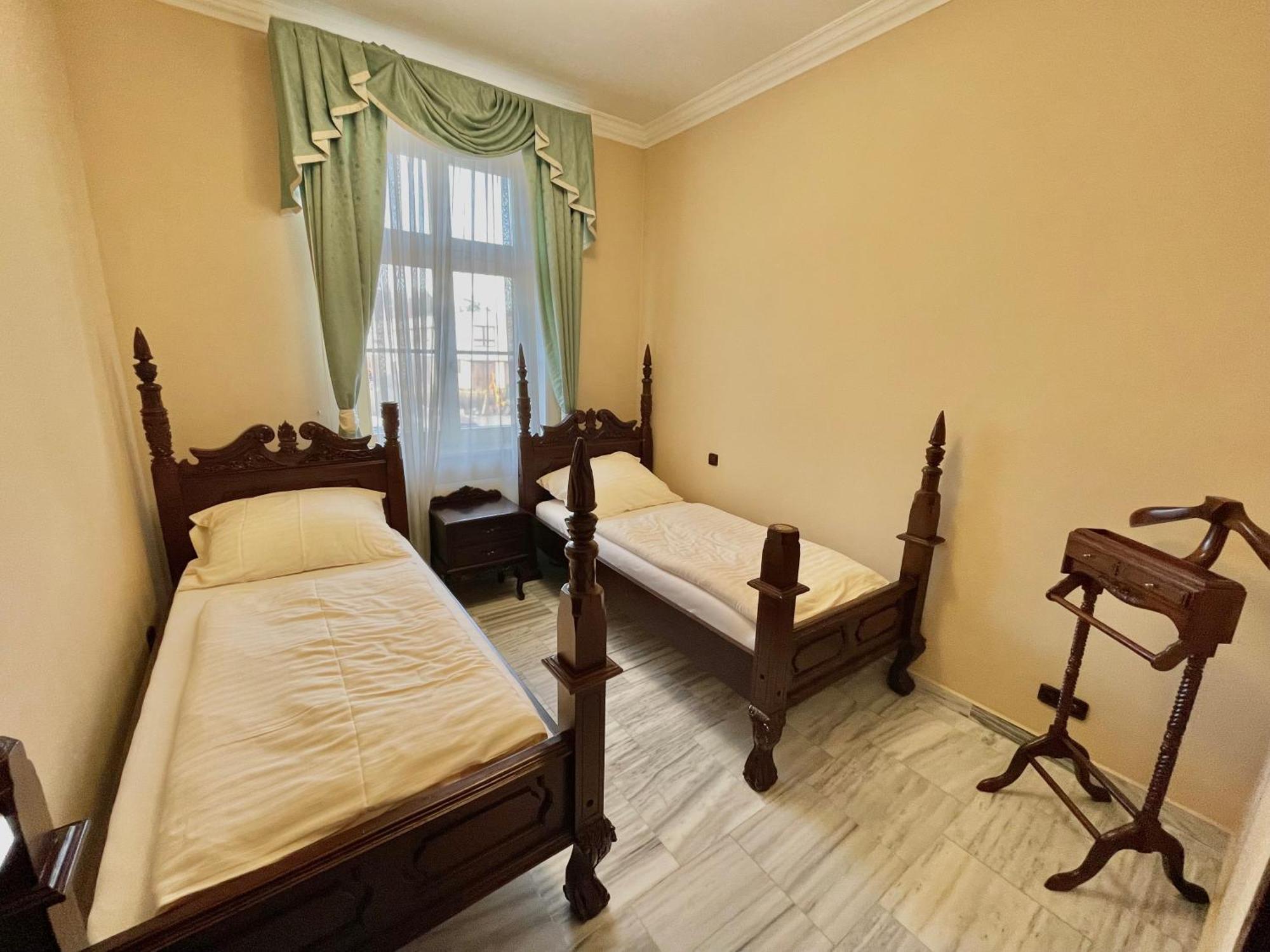Palace Inn Йиловиште Экстерьер фото