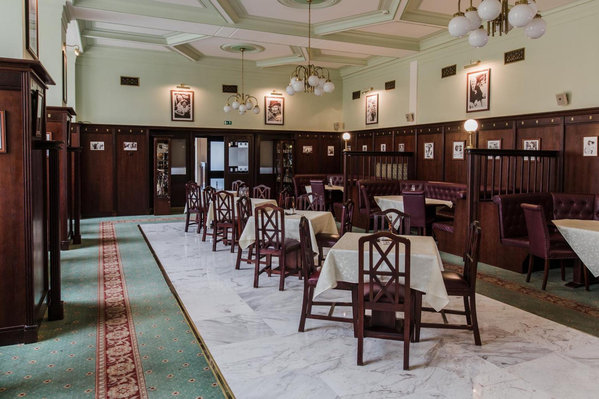 Palace Inn Йиловиште Экстерьер фото